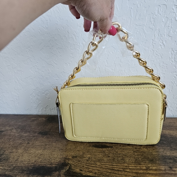 NWT Bebe Gianna Butter Yellow Camera Bag Gold Logo Chain Satchel Crossbody Purse - Picture 3 of 12